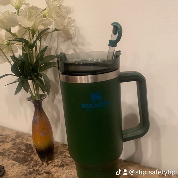 Straw toppers for tumbler straws. - Picture 4 of 17